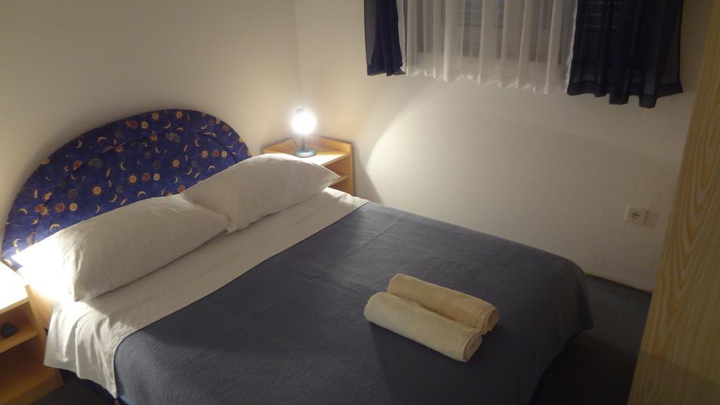 Apartments Danijela Tribunj  Room photo